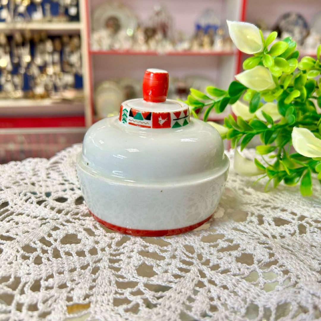 Чайница от сервиза "Северное лето" ЛФЗ. Фарфор, деколь, ручная роспись. Отсутствует верхняя крышка. Картинка 1